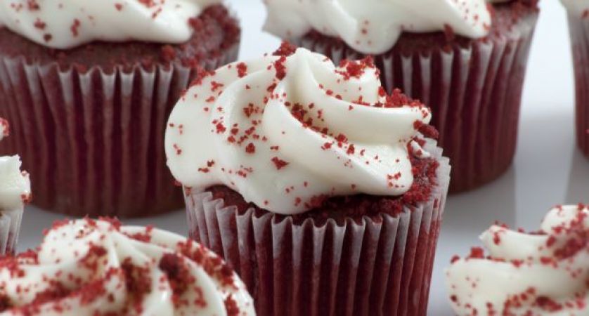 Eggless Red Velvet Cupcakes Recipe