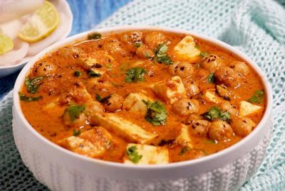 Make yummy paneer makhana for your family today