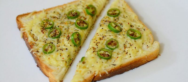 In just 5 easy steps make Cheese Chilli Toast