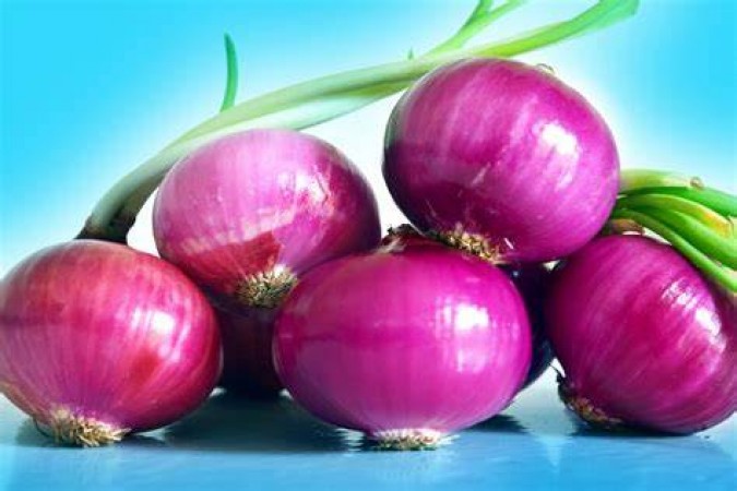 The Raw Onion Dilemma: 5 Health Risks You Should Know