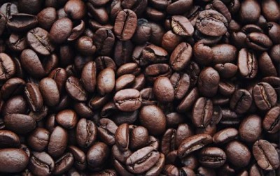 कॉफी बीन्स से कॉफी बनाना सीखें