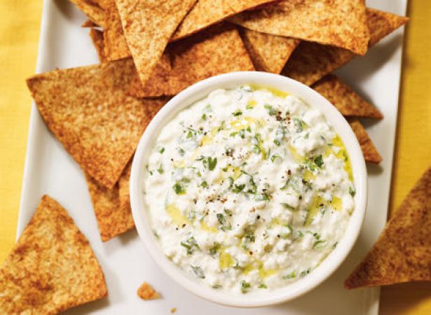 2 Cheese Dip recipes to serve with nachos