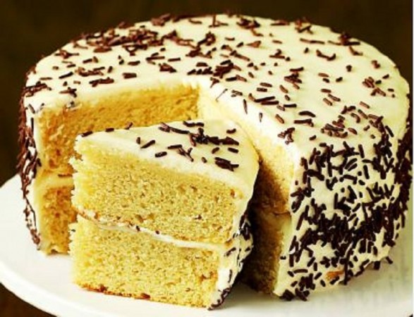 How to Make a Delicious Eggless Cake at Home