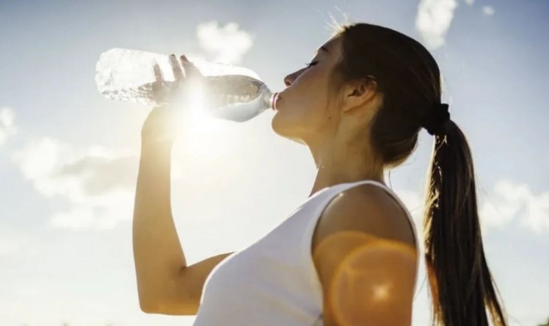 How to Stay Healthy in the Summer Heat