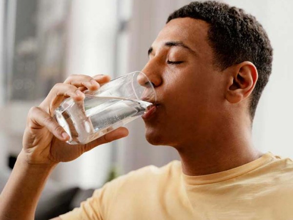 If you drink cold water from the refrigerator in summer, then know about the harm caused by it