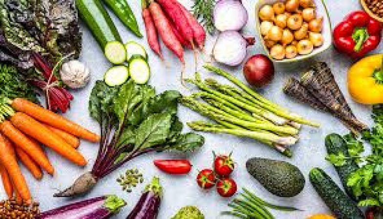 Vegetables are healthy, but if you are eating them in summer then know whether raw or boiled is more beneficial