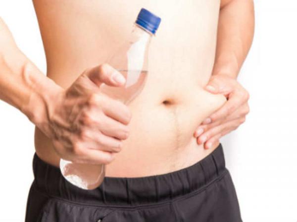 Adopt these easy lifestyle changes to reduce water weight