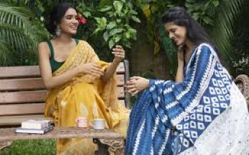 Style light weight sarees in summer season, the look will look perfect