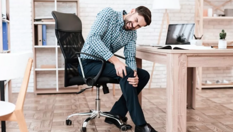 Knowing how to sit in an office chair correctly will prevent your legs from becoming numb