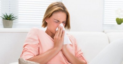 Medicine and Herbal Treatments for a Cough and Sore Throat