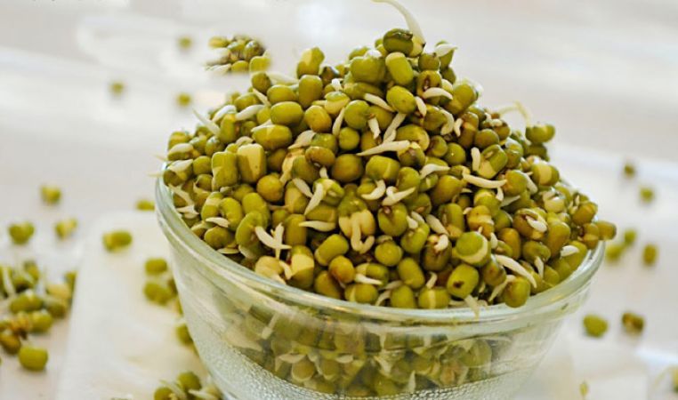 To stay healthy, use sprouted moong dal