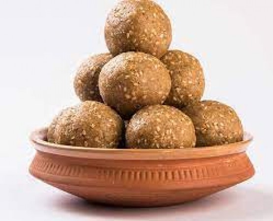 Winter Food Item: Keep sesame and jaggery laddus prepared in the winter season, they are also beneficial for health
