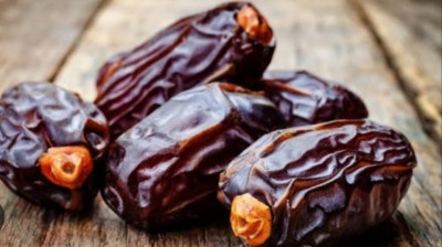 If you want to avoid constipation, cholesterol and anemia, eat soaked dates daily on an empty stomach