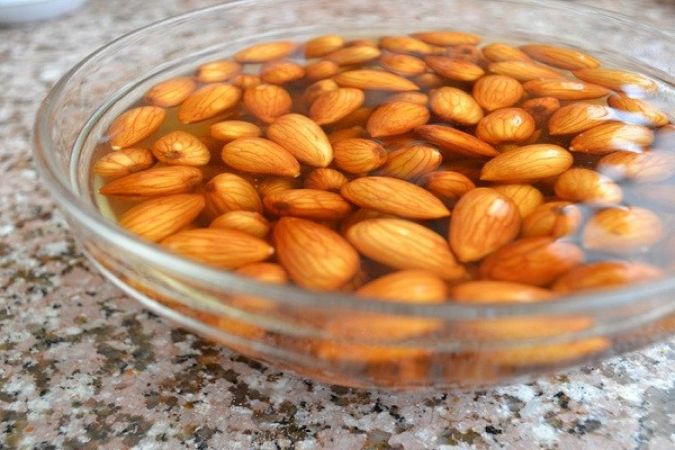 Know the benefits of eating almonds