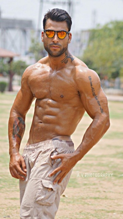 Body Builder Siddharth Sathoo Carves his niche in the fitness world driving his fans crazy with his achievements