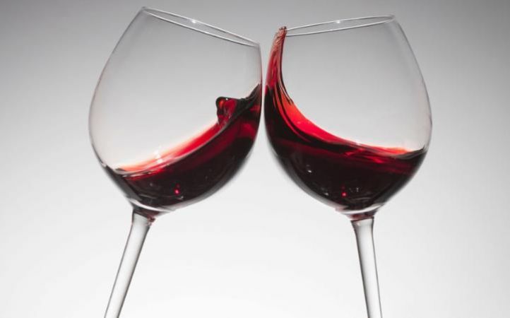 Keep body healthy with drinking red wine
