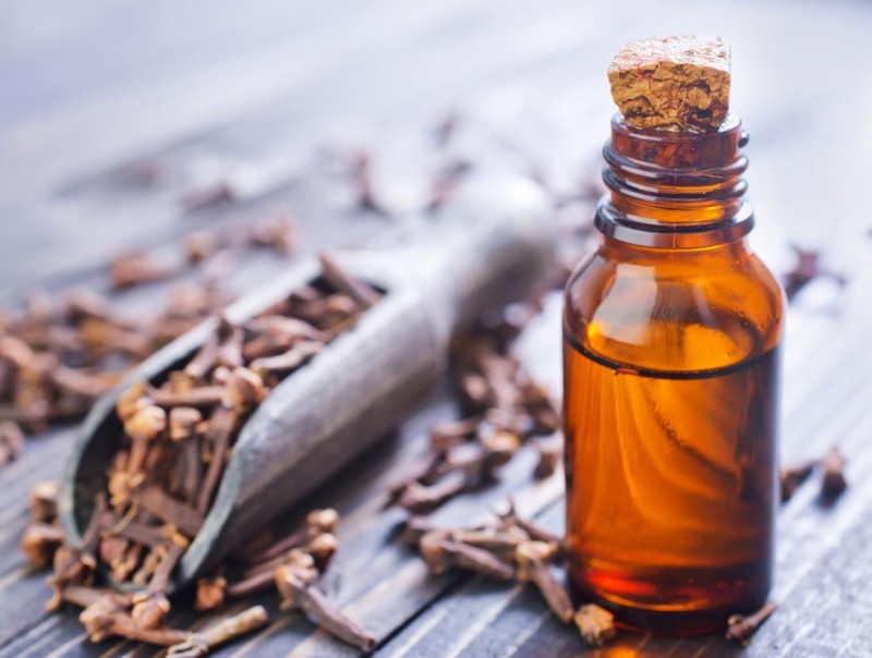 Clove oil is very beneficial for men, it provides relief from these 5 problems