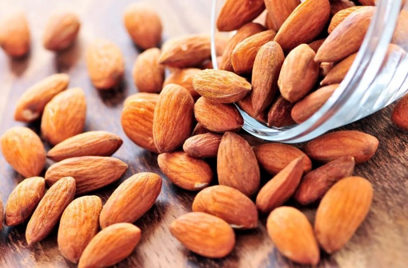 How Many Almonds Is It Okay to Eat in a Day? Find Out Here