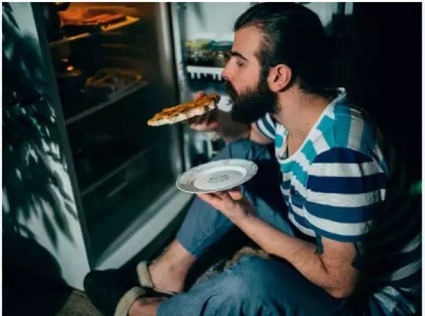 These 5 serious diseases are caused by eating food late at night, change this habit today itself