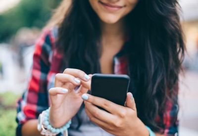 smartphone may raise the risk of  ADHD risk in teenagers