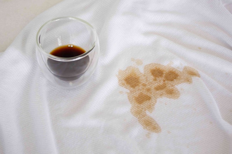 How to remove tea and coffee stains from clothes in a jiffy