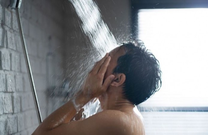 Avoid these silly mistakes during Bathing, results in increase in the chances of Heart Attack