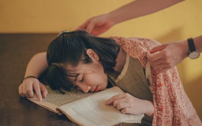 जानिए कैसे नींद हमें सीखने और याद रखने में करती है मदद