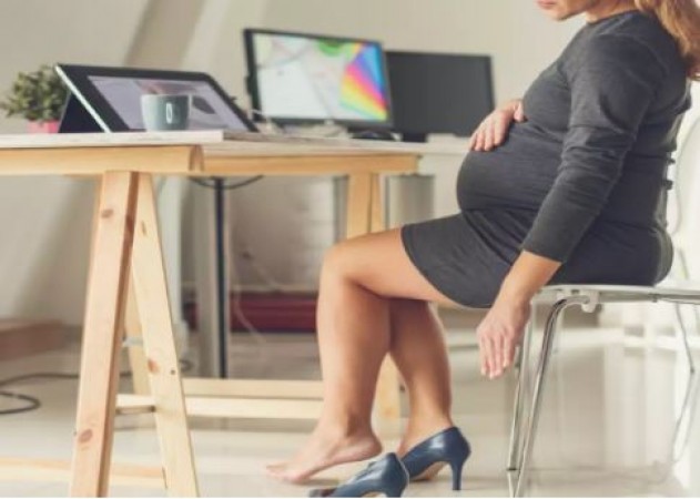 Should one wear high heels during pregnancy or not? Know what experts say