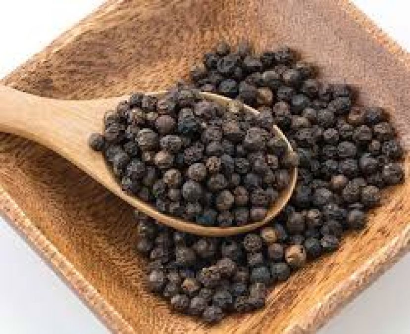 Black Pepper has many benefits, helps in reducing weight