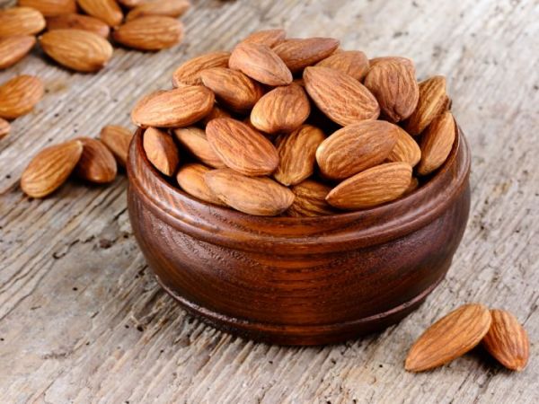 Consume almond that helps  sharpens your eyesight