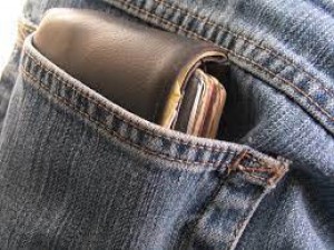 Why should you not keep your purse in your back pocket?
