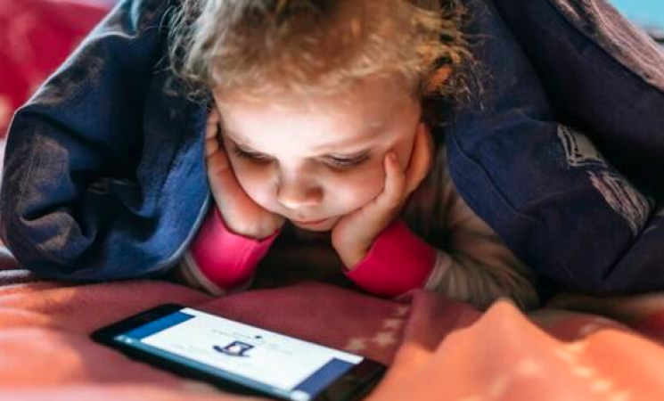 Parenting Tips: Your children also have a bad addiction to the smartphone
