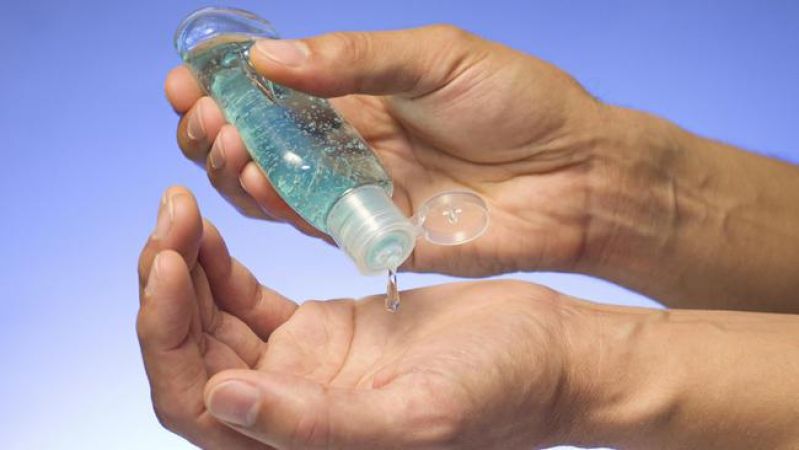 Few reasons to think about before using hand-sanitizers