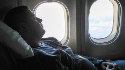 How to avoid jet lag during flight?