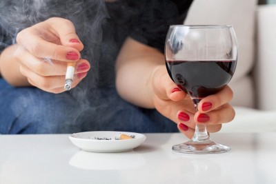 The habit of smoking cigarettes or drinking alcohol before pregnancy can be the cause of this disease