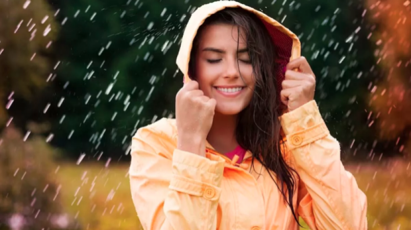 If you want to keep your skin spotless during the rainy season, follow these 5 tips
