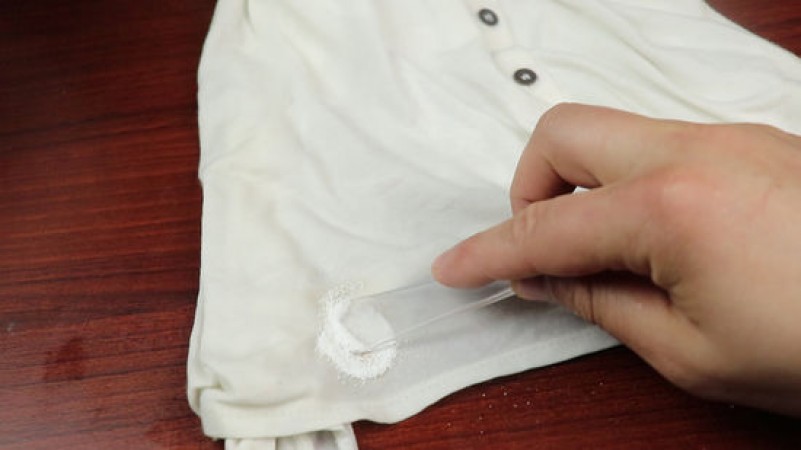 Is there a stain on the white clothes? These are those 4 tricks, which will make it completely clean in minutes
