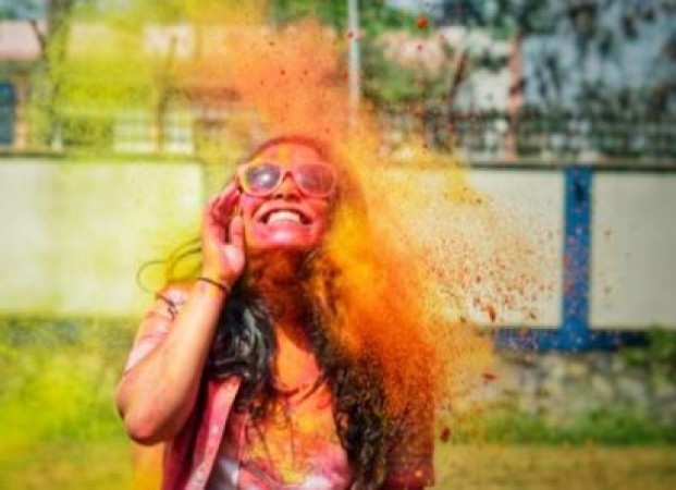 Boys should follow these tips to avoid Holi colors spoiling their face