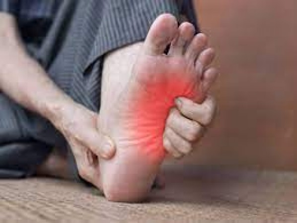 If you also feel tingling in hands and feet, then know its reasons and prevention