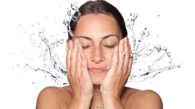 Know right temperature of water to wash your face