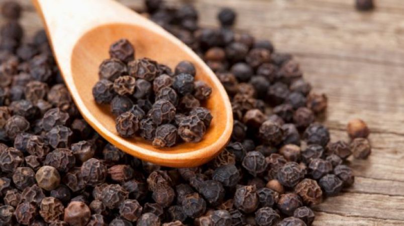 Consumption of Black Pepper with Warm Water reduces the fat inside the body
