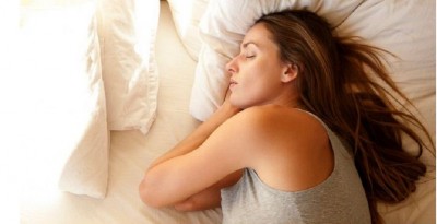 The Surprising Link Between Sleep and Weight Loss: How to Shed Pounds While You Snooze