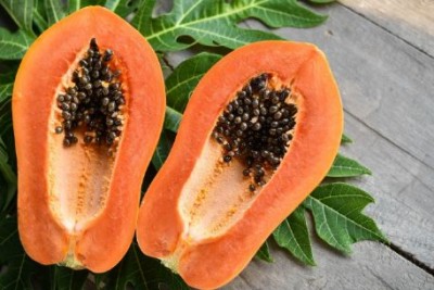 Who should not eat papaya?