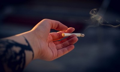 स्वास्थ्य विशेषज्ञों ने सरकार से तंबाकू उत्पादों के विज्ञापन पर प्रतिबंध लगाने का आग्रह किया