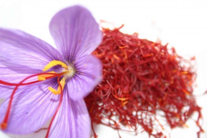 5 benefits to drink saffron milk