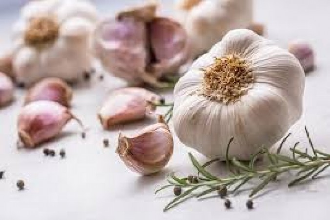 Eat a clove of garlic in winter and then see its benefits