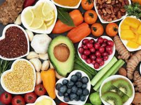 कैंसर जागरूकता: इन फलों और सब्जियों में एंटी-कैंसर गुण होते हैं