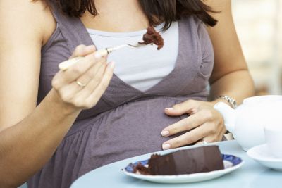 Read Why? A pregnant women must eat chocolates