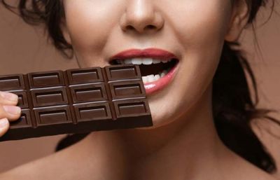 KNOW WHAT ARE THE BENEFITS OF EATING DARK CHOCOLATE