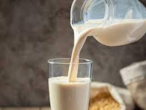 What is the right time to drink milk? When the body gets benefit otherwise you will become victim of gas-acidity